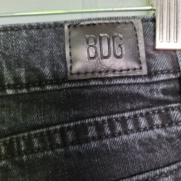 BDG Urban Outfitters Girlfriend High-Rise Denim Jeans Shorts. Size 30 - Picture 4 of 6